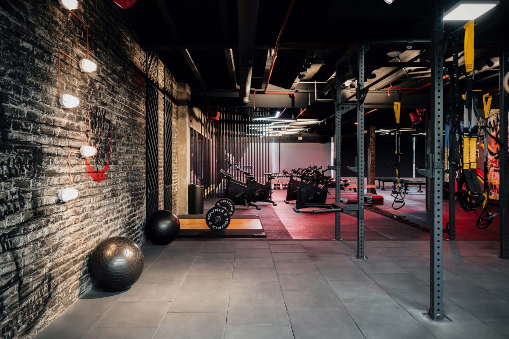 بازسازی باشگاه بدنسازی